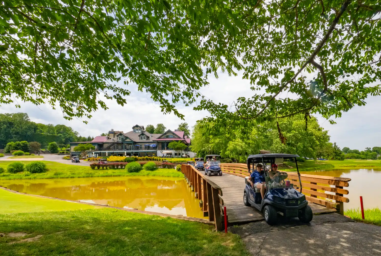 Queenstown Harbor golf course along the Chester River